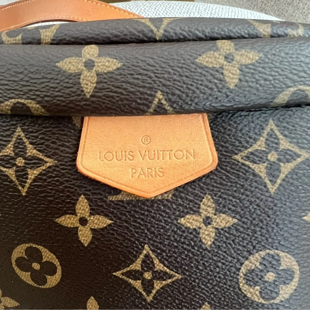 Louis Vuitton LV Monogram Discontinued Original Canvas Bum Bag in Brown
